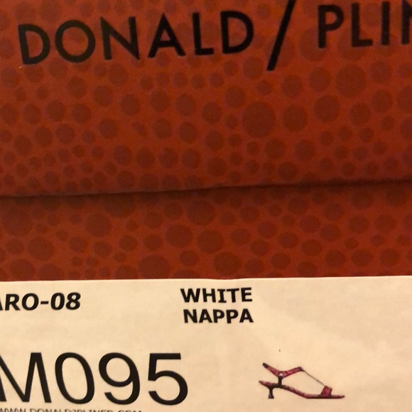 💘 Donald J Pliner White T Strap Kitten heels 9.5 - Picture 7 of 10